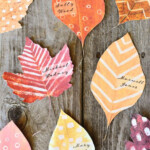 DIY Printable Autumn Leaves Thanksgiving Place Cards Free